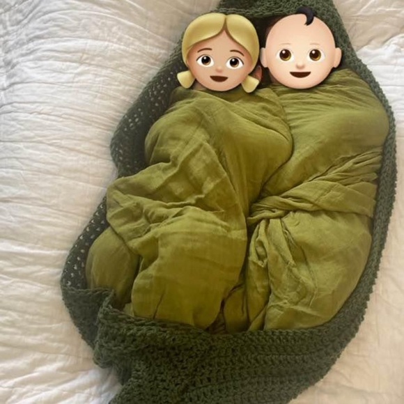 Two peas in a pod - Picture 3 of 4